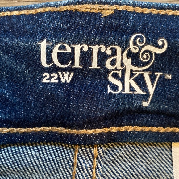 Terra & Sky High Rise Denim Shorts Size 22W - Picture 11 of 12